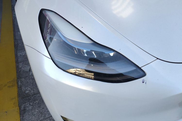 特斯拉 Model Y 2023款 长续航全轮驱动版车身外观8