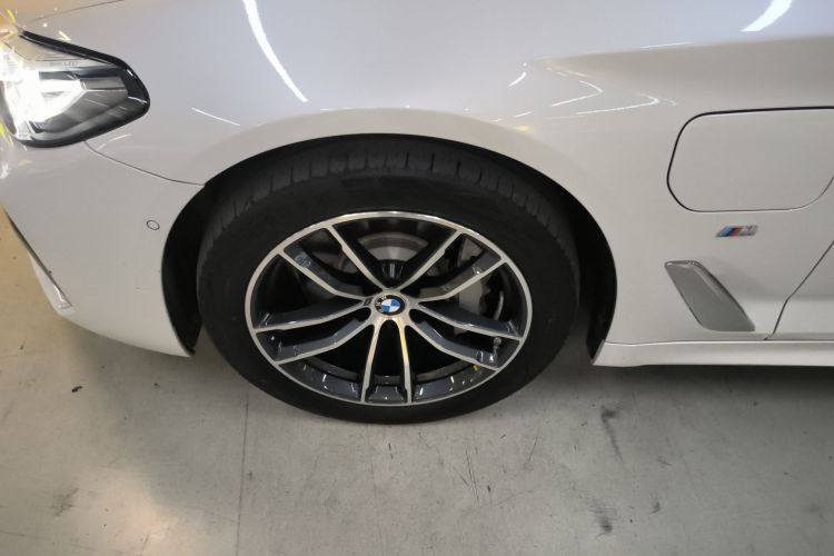 宝马5系新能源 2021款 535Le 先锋版M运动套装车身外观6007