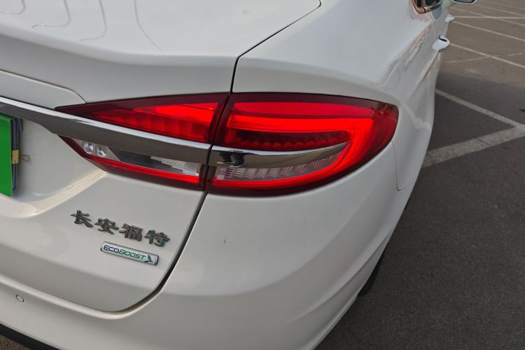 福特 蒙迪欧 2017款 EcoBoost 180 豪华型车身外观9