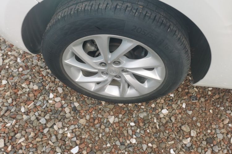 别克 威朗 2016款 两厢 15S 自动领先型车身外观6008