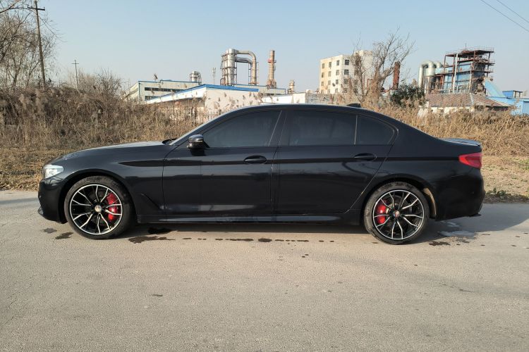 宝马5系 2019款 530Li 领先型 M运动套装车身外观4