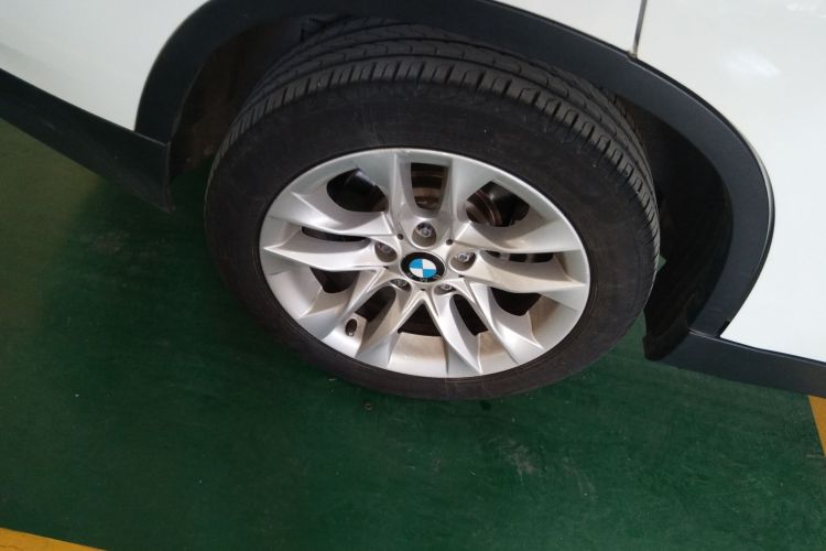 宝马X1 2015款 sDrive18i 时尚晋级版车身外观6008