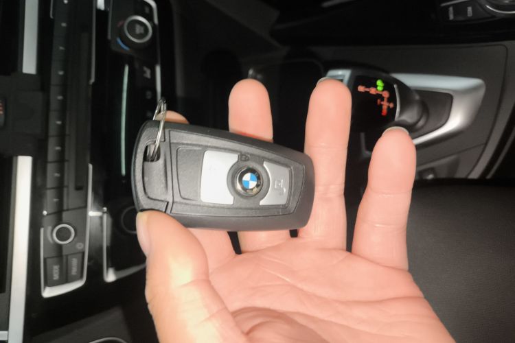 宝马3系 2019款 320Li 时尚型中控内饰7001