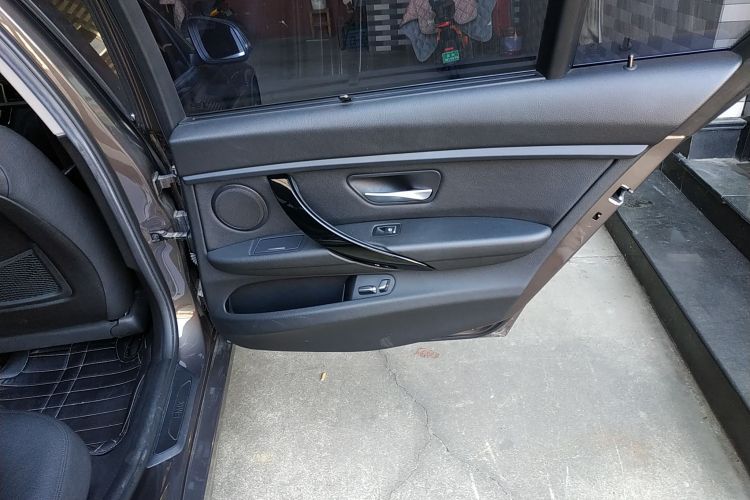 宝马3系 2017款 320Li 时尚型中控内饰45