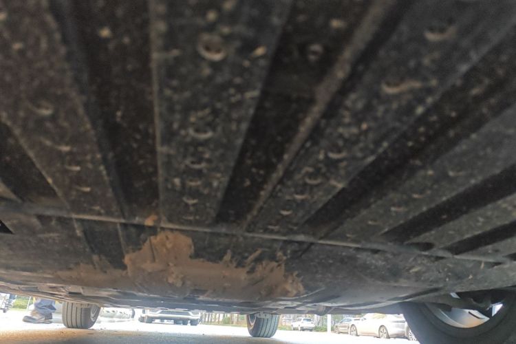 吉利银河 银河A7 2025款 EM-i 70km 豪享版局部细节9008