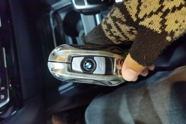 宝马3系 2018款 320Li 领先型M运动套装中控内饰11