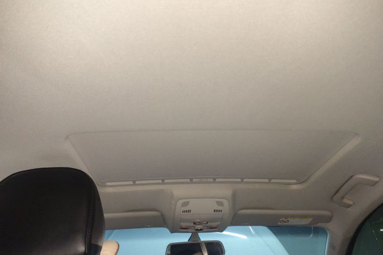 奥迪A4L 2013款 35 TFSI 自动标准型中控内饰22