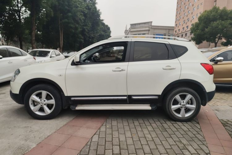 日产 逍客 2015款 2.0XL 酷火 CVT 2WD车身外观4