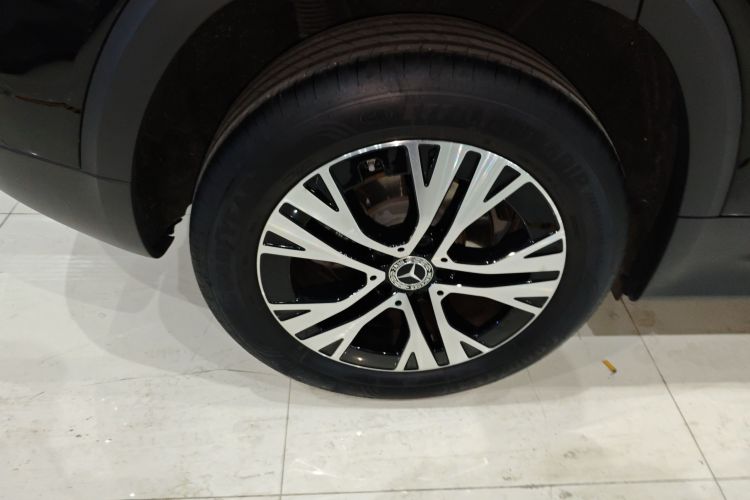 奔驰GLB 2024款 改款 GLB 220 动感型车身外观6008