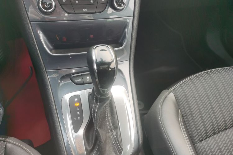 别克 威朗 2016款 两厢 15S 自动领先型局部细节18