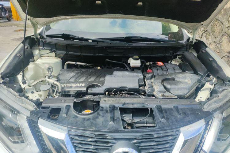 日产 奇骏 2019款 2.0L CVT智联舒适版 2WD机舱底盘24