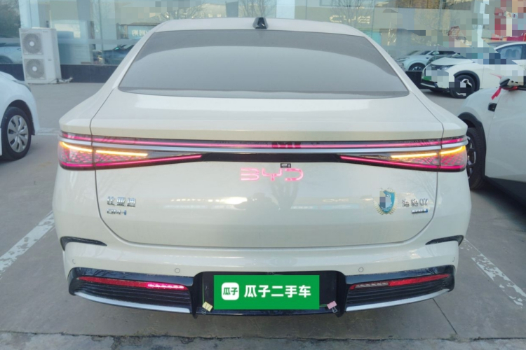 比亚迪 海豹07 DM-i 2025款 智驾版 DM-i 1.5L 125km 尊贵型车身外观6