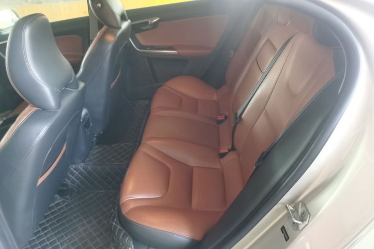 沃尔沃S60 2019款 S60L T3 智进版中控内饰7004