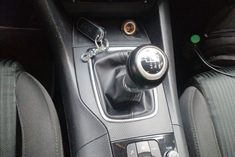 马自达3 昂克赛拉 2016款 三厢 1.5L 手动舒适型中控内饰18