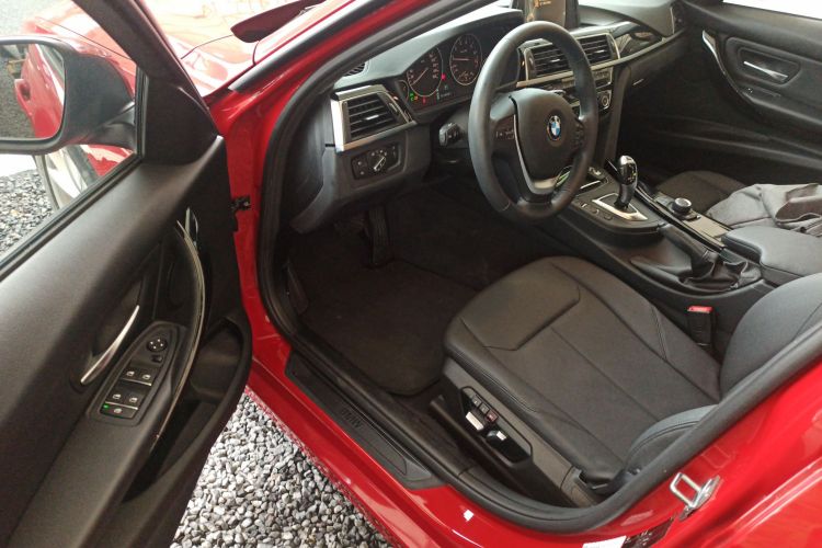 宝马3系 2016款 316i 时尚型中控内饰7003