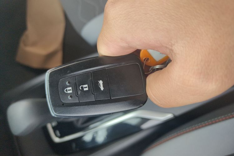 丰田 卡罗拉 2023款 1.2T 先锋版中控内饰11