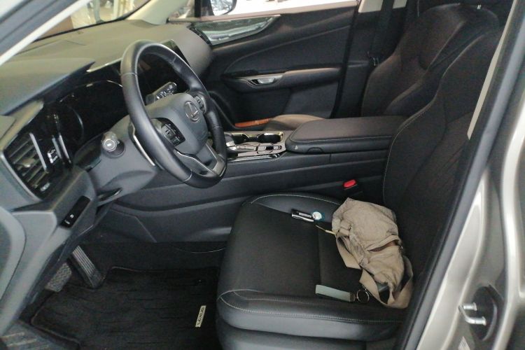 雷克萨斯NX 2022款 260 前驱 创悦版中控内饰19