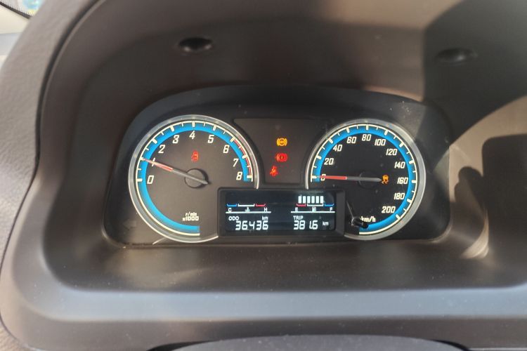 宝骏730 2014款 1.5L 手动舒适ESP版 7座局部细节14