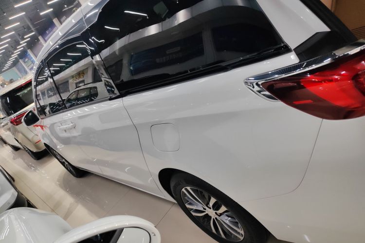 别克GL8 2022款 ES陆尊 653T 舒适型车身外观4