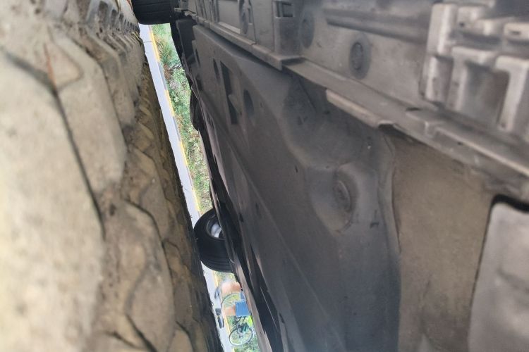 丰田 卡罗拉 2019款 双擎 1.8L E-CVT旗舰版局部细节9001