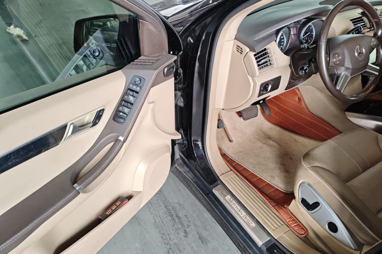 奔驰R级 2015款 R 320 4MATIC 豪华型中控内饰20