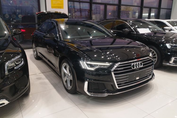 奥迪A6L 2021款 40 TFSI 豪华动感型车身外观3
