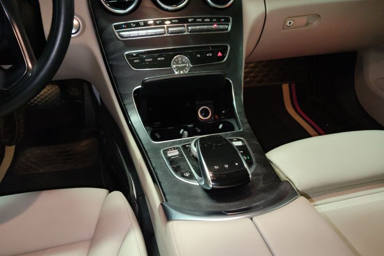 奔驰C级 2015款 C 260 L 运动型局部细节18