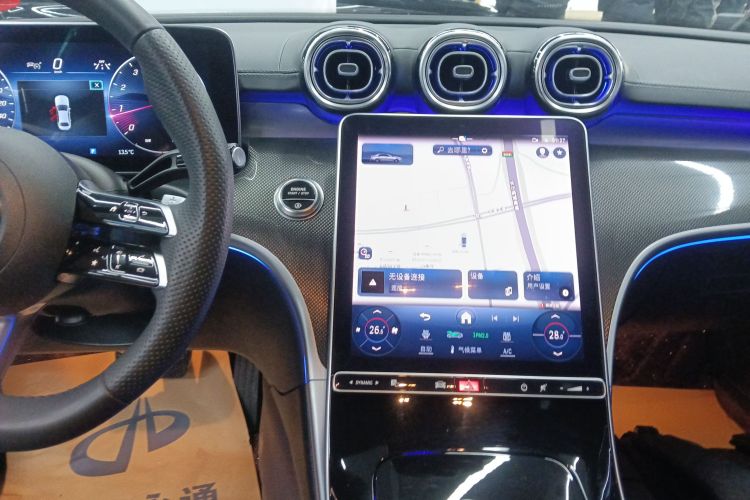 奔驰C级 2023款 改款二 C 260 L 皓夜运动版中控内饰16