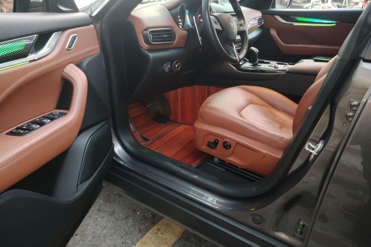 玛莎拉蒂 Levante 2018款 3.0T 标准版中控内饰7003