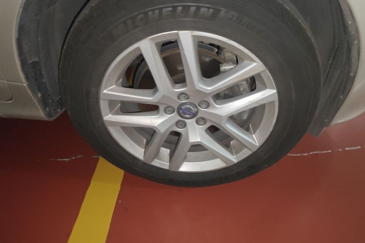 沃尔沃XC60 2017款 T5 智行升级版车身外观10