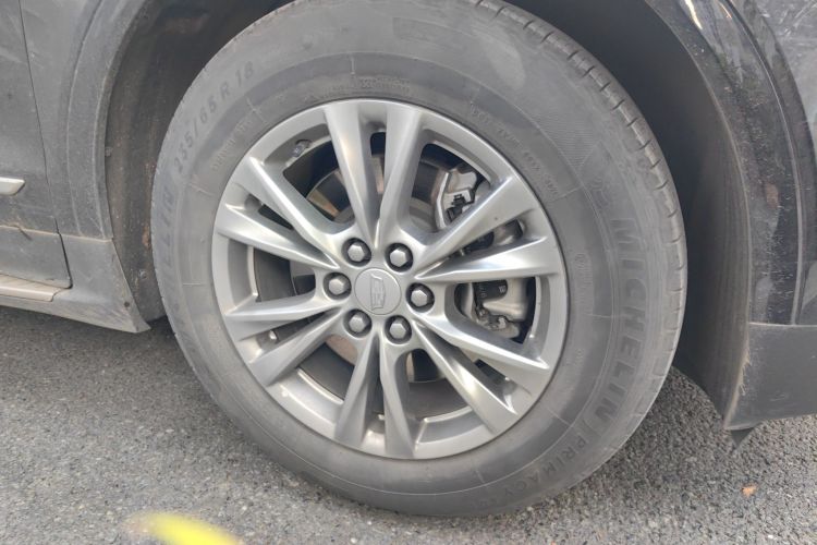 凯迪拉克XT5 2021款 28T 豪华型车身外观10