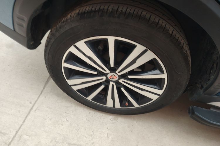 荣威RX5 2019款 20T 两驱自动Ali智联网铂金版车身外观6008