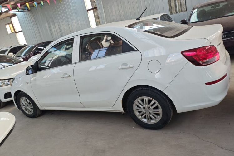 起亚 焕驰 2017款 1.4L 手动时尚版Smart车身外观4