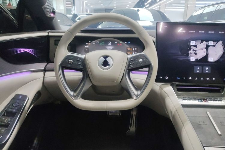 腾势Z9 2024款 1100km 四驱Max版中控内饰13