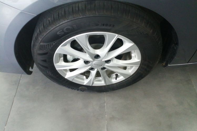 荣威i5 2023款 1.5L CVT豪华版车身外观6007