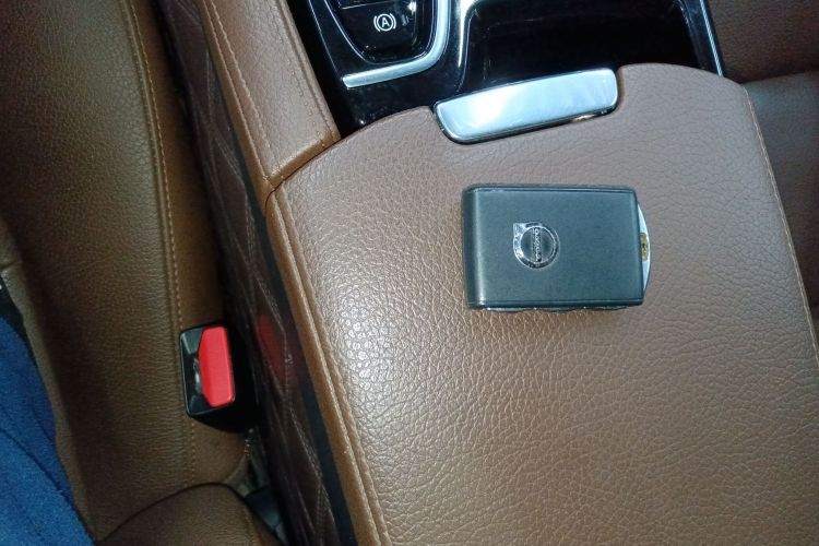 沃尔沃S90新能源 2022款 T8 E驱混动 智逸豪华版中控内饰11