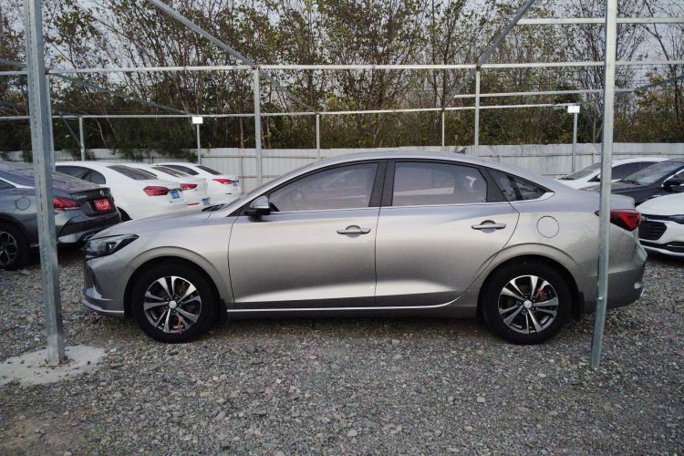 长安 逸动 2020款 PLUS 1.6L GDI 手动豪华型车身外观6003