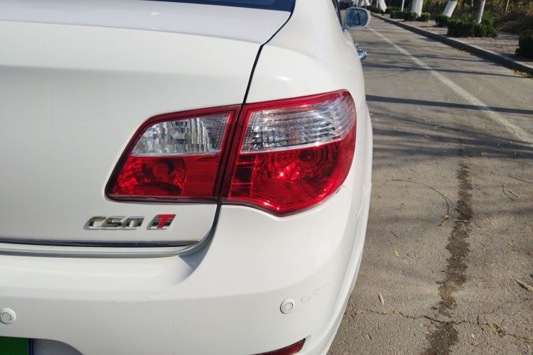 长城C50 2012款 1.5T 手动精英型车身外观6006