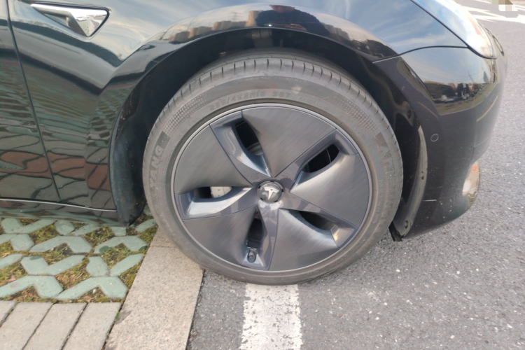 特斯拉 Model 3 2020款 标准续航后驱升级版车身外观10