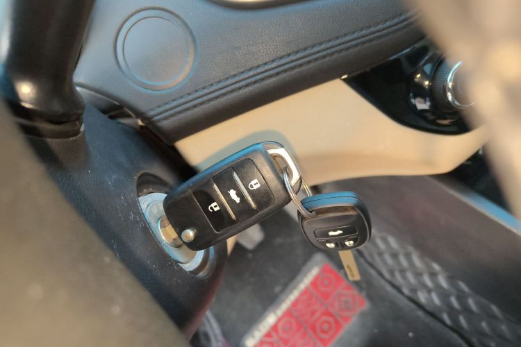 长安 逸动 2016款 1.6L 手动风尚型中控内饰11