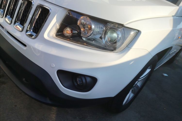 Jeep 指南者(进口) 2015款 2.0L 两驱运动版局部细节36