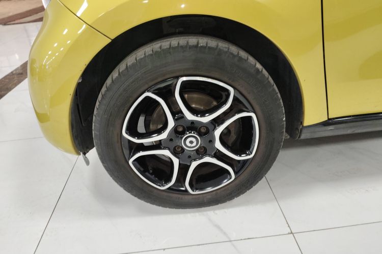smart forfour 2016款 0.9T 66千瓦先锋版车身外观6007