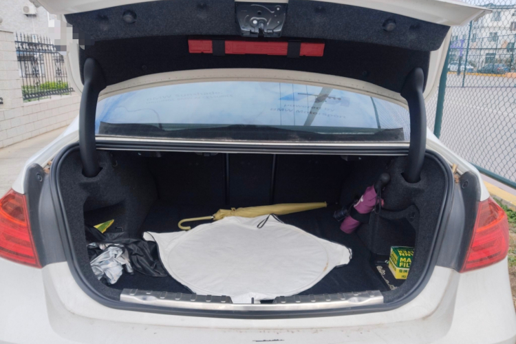 宝马3系 2015款 328Li 豪华设计套装中控内饰23