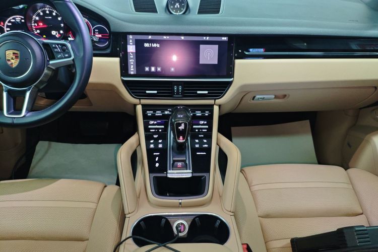 保时捷 2018款 Cayenne 3.0T中控内饰18