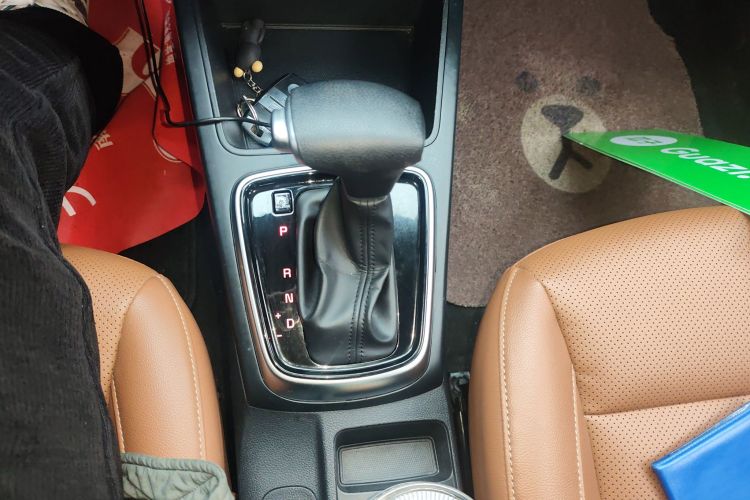 起亚 KX CROSS 2017款 1.4L AT GLS中控内饰18