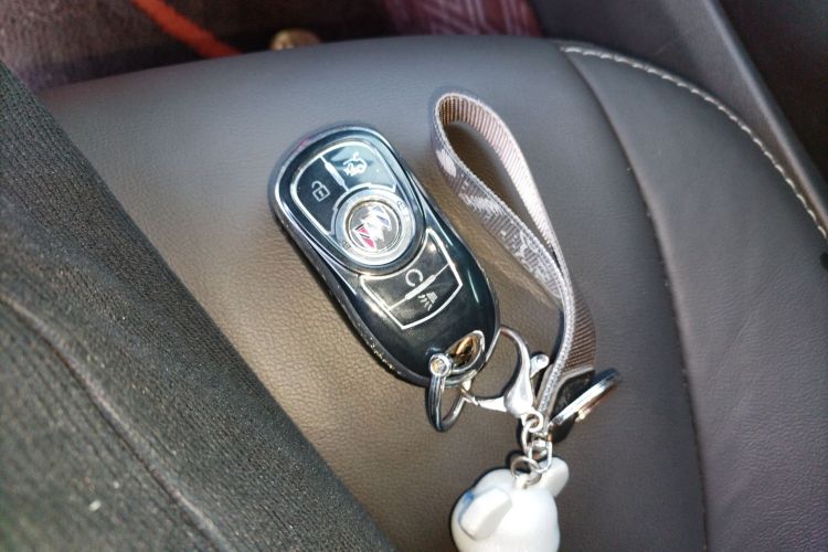 别克 君越 2022款 652T 豪华型中控内饰11