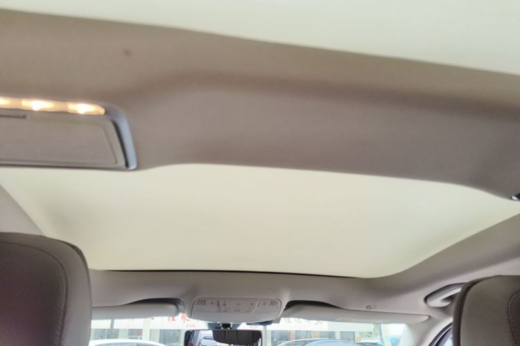 奔驰E级 2018款 改款 E 300 L 运动时尚型中控内饰22