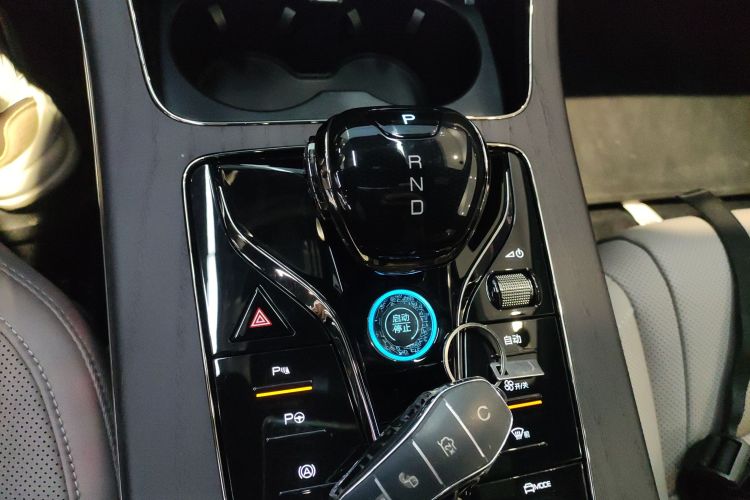 比亚迪 汉 2025款 DM-i 智驾版 125KM激光雷达旗舰型中控内饰18