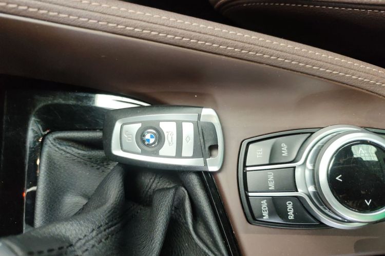 宝马X1 2016款 sDrive20Li 豪华型中控内饰11