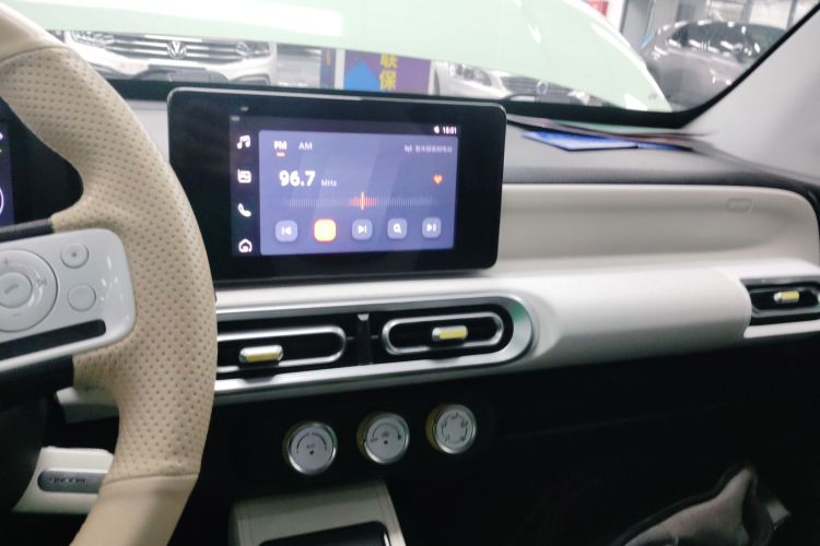 五菱汽车 宏光MINIEV 2024款 第三代 215km 进阶版中控内饰16